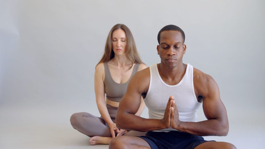 Strengthen relationships with meditation How meditation improves relationships? Strengthening connections with meditation
